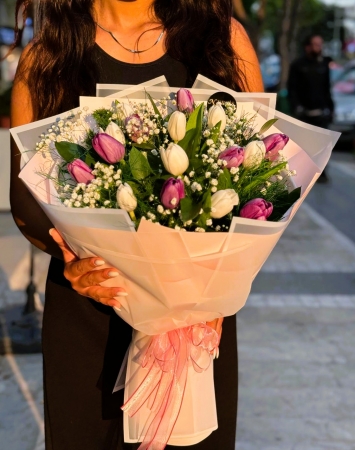 Tulipa pembe , beyaz lale buketi