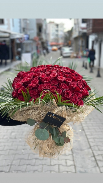 101 kırmızı gül buketi