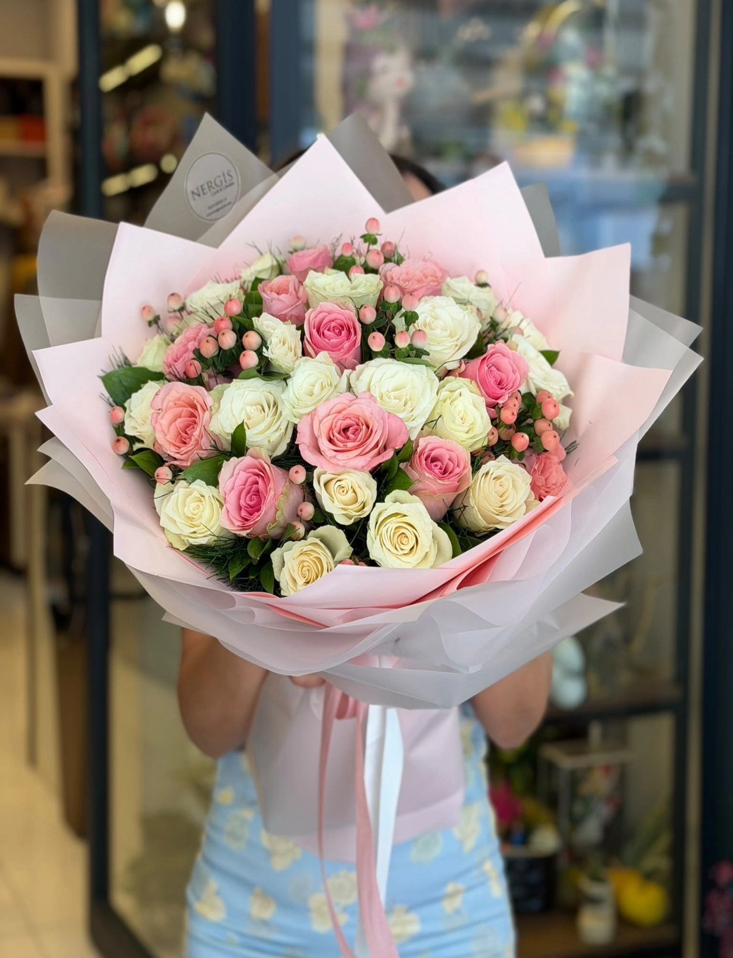 Royal pembe beyaz gül buketi