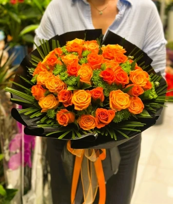 Heloise Deluxe 30 turuncu gül buketi