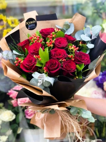 10 Kırmızı gül buketi