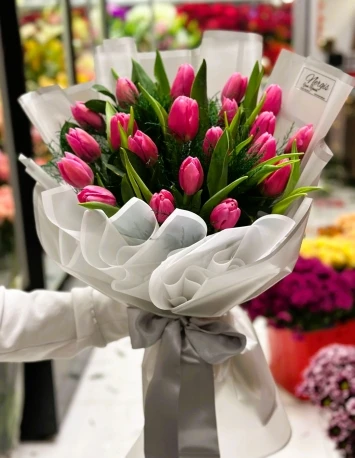 20 li pembe lale buketi