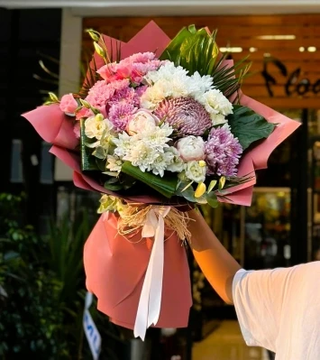Moba anastasya ve ithal çiçek buketi