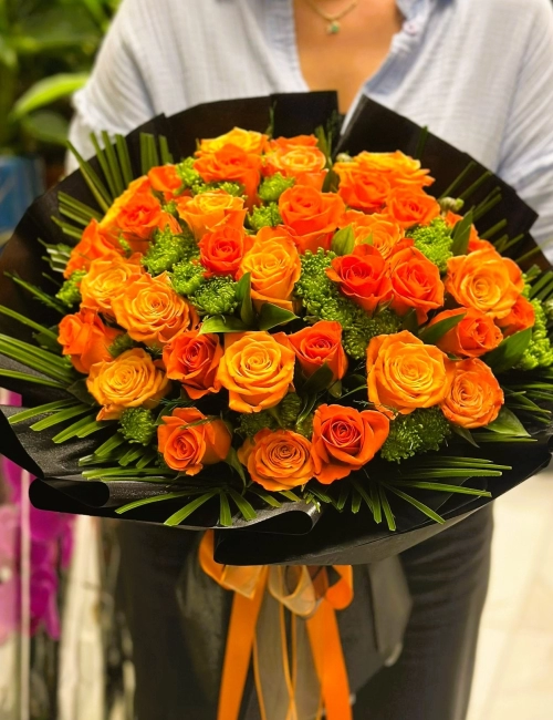 Heloise Deluxe 30 turuncu gül buketi