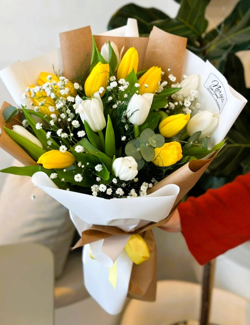 Sarı ve Beyaz Laleler